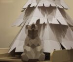 Pequeno urso sentado em papercraft 3D