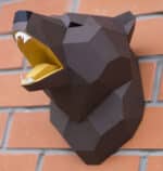 Papercraft eines Bärenkopfs als Trophäe in 3D-Origami