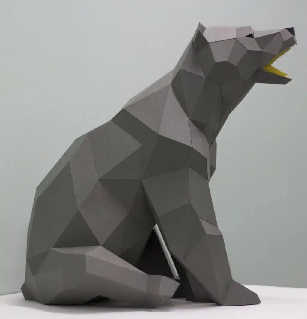 Brullende papieren beer in 3D-origami, weergave 2