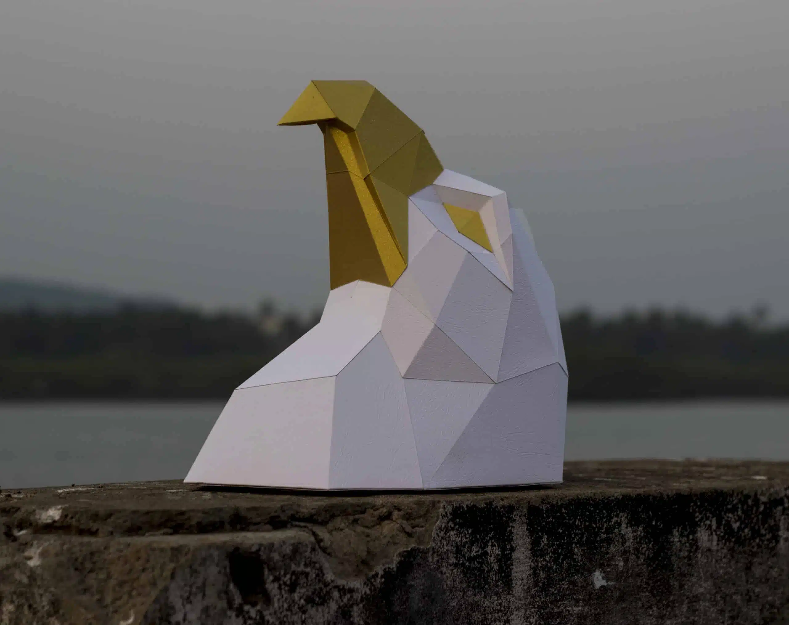 Kop van arend in 3D-papercraft, weergave 10
