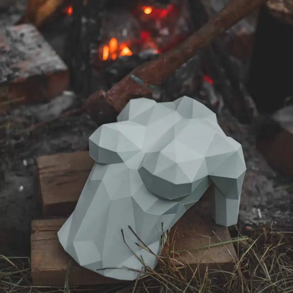 3D-Papercraft-Skulptur einer Frau