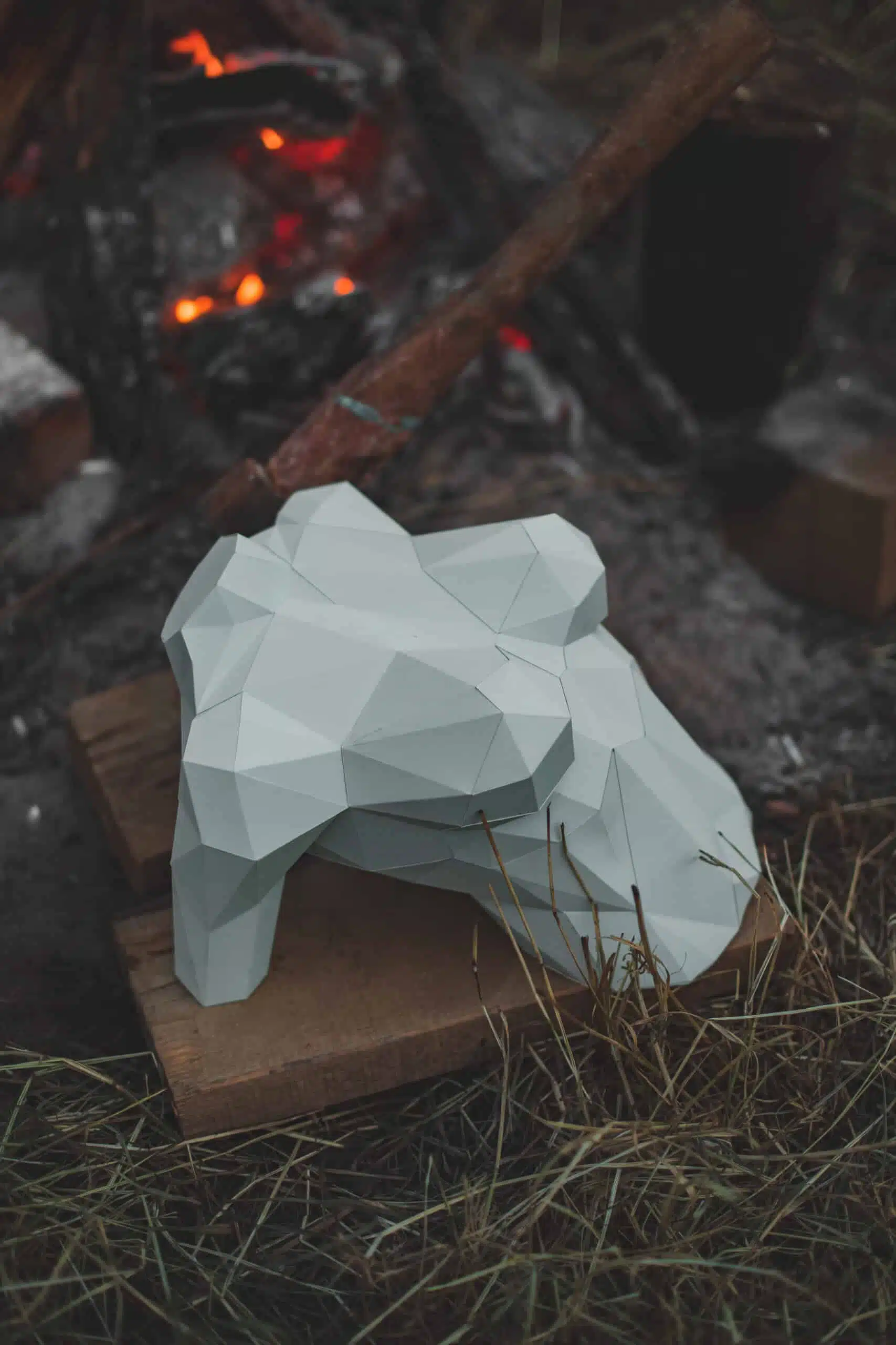 Escultura feminina em papercraft 3D – vista lateral