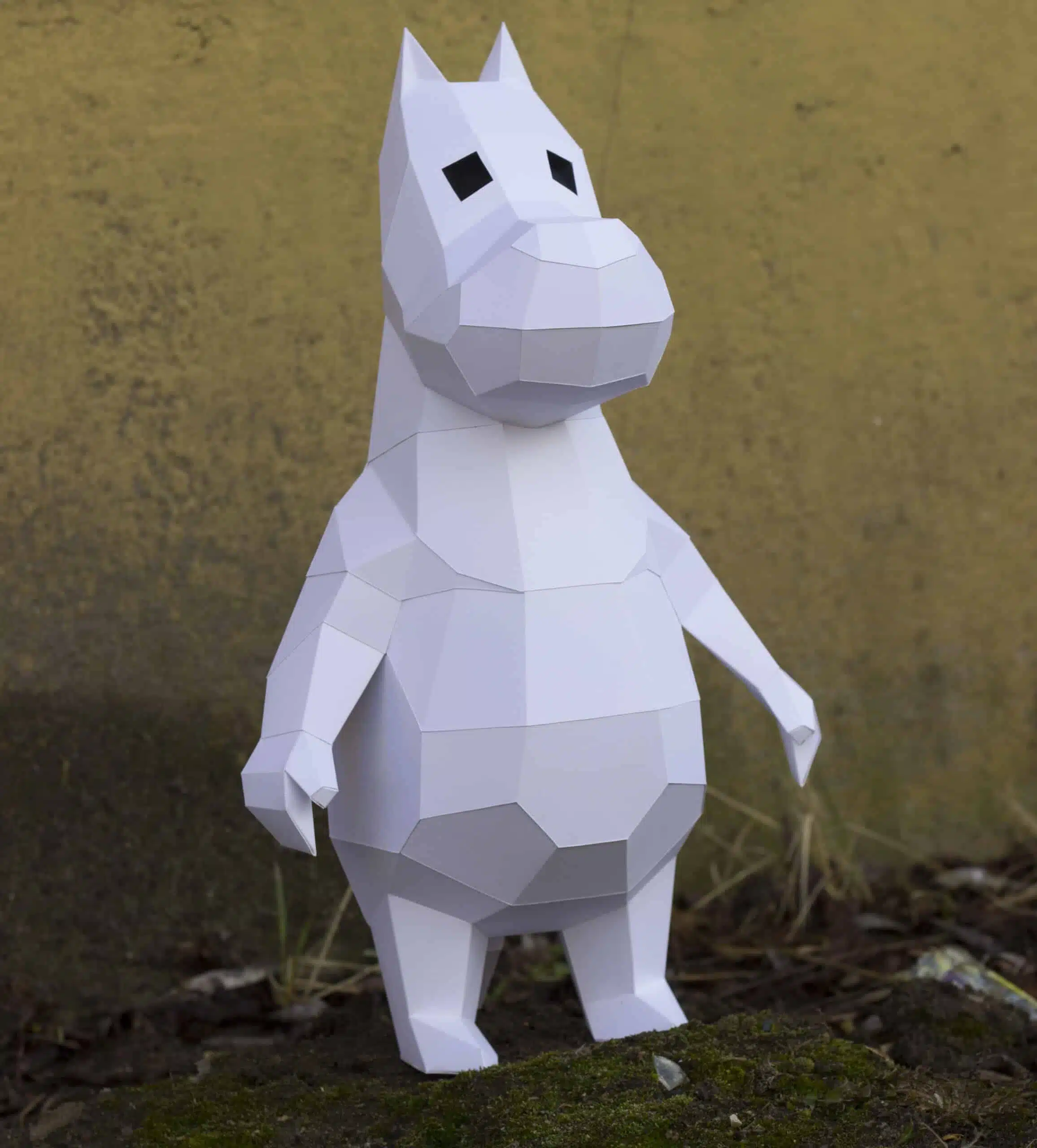 Piccolo ippopotamo in papercraft 3D, vista posteriore