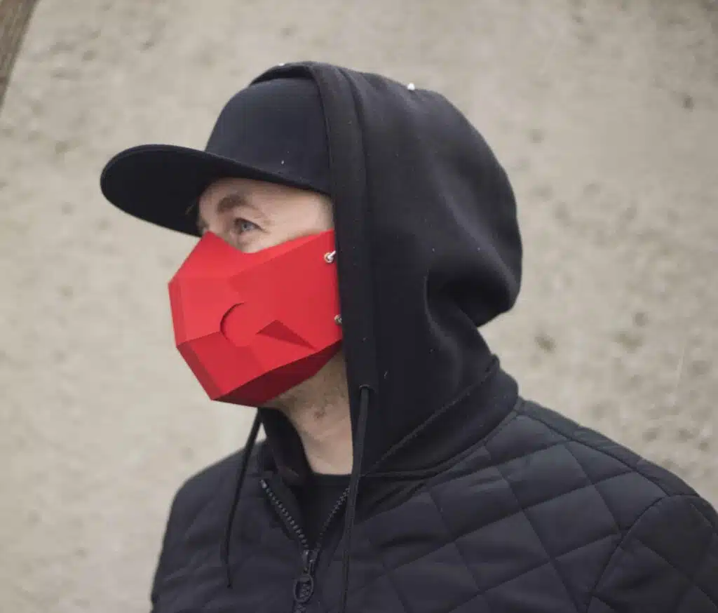 Masque polygonal en papercraft 3D