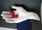 Rechterhand sculptuur in 3D-papercraft, weergave 2