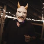 Papercraft de máscara de demonio Oni en origami 3D