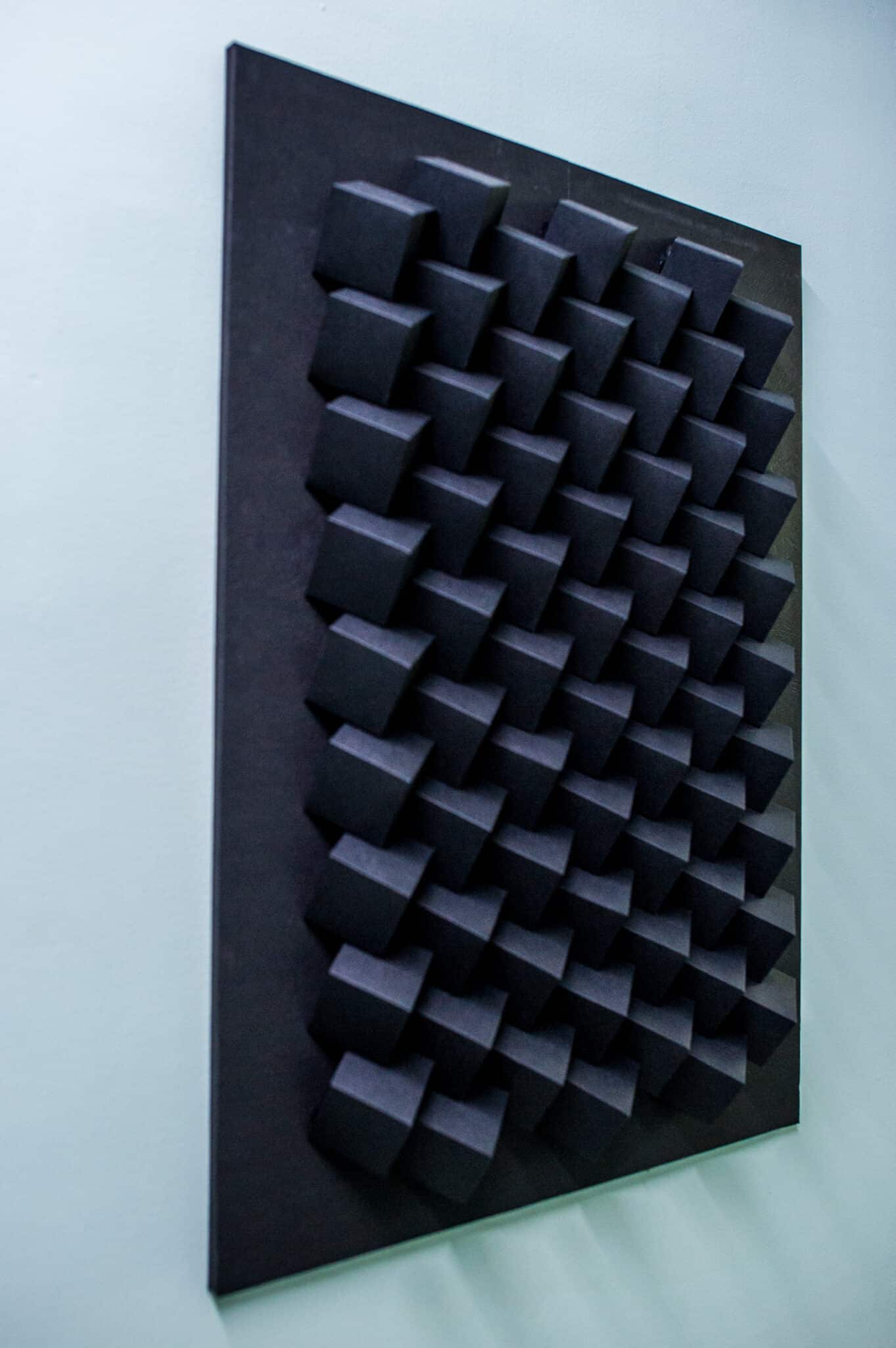 Papercraft of geometric cube in origami 3D