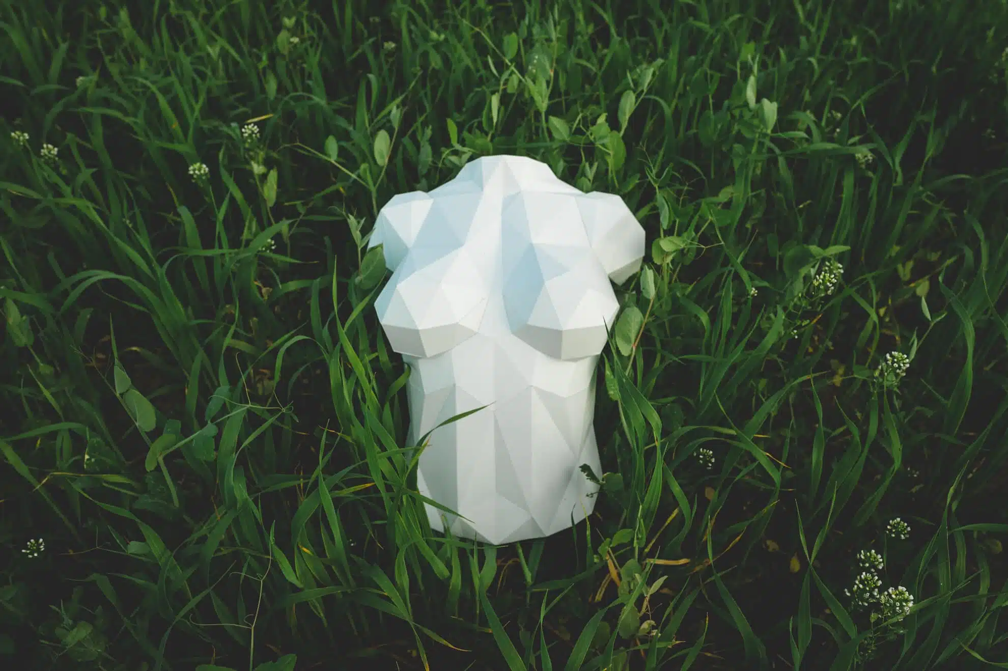Escultura feminina em papercraft 3D – modelo 3D
