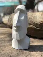 Papercraft of moai head in origami 3D