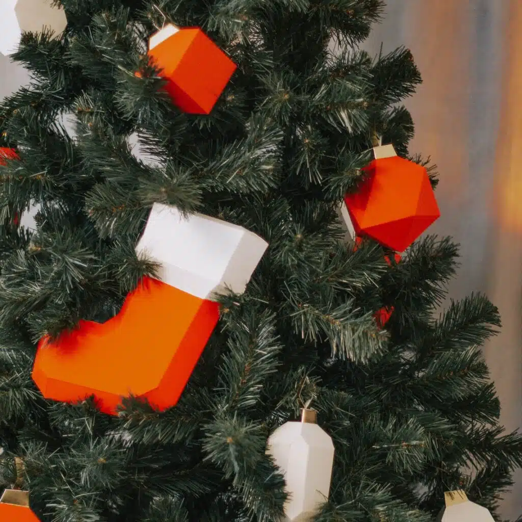 Papercraft Christmas tree in 3D origami