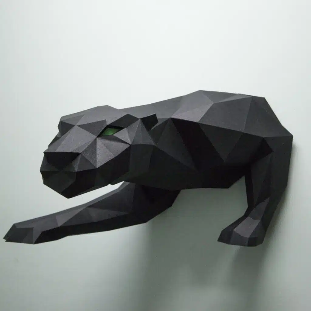 Pantera mural saltarina en papercraft 3D