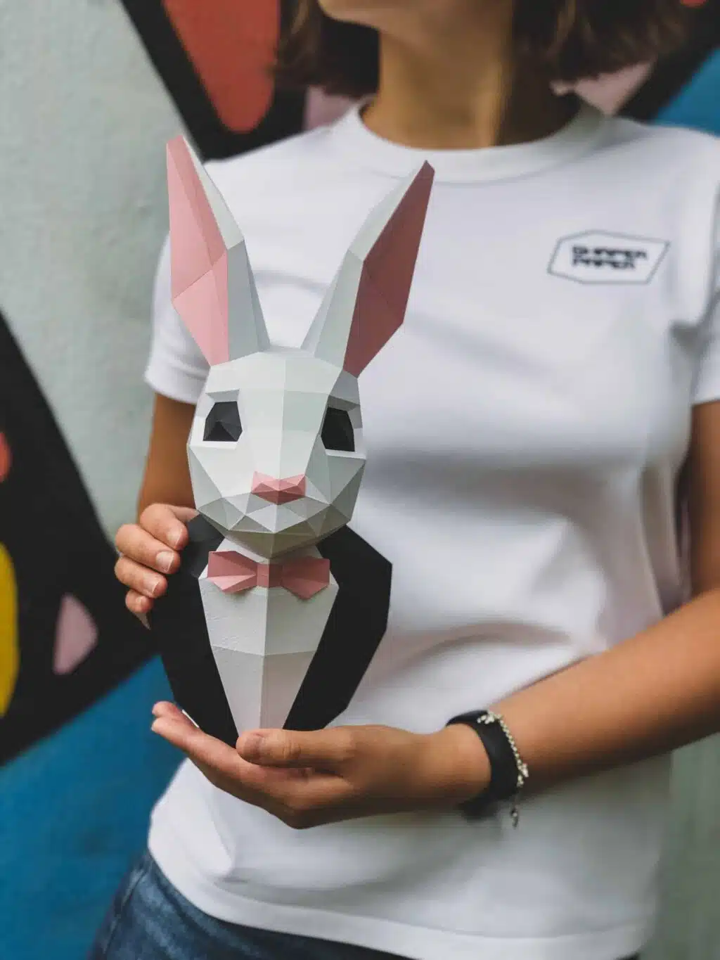 Coniglio in costume in papercraft 3D