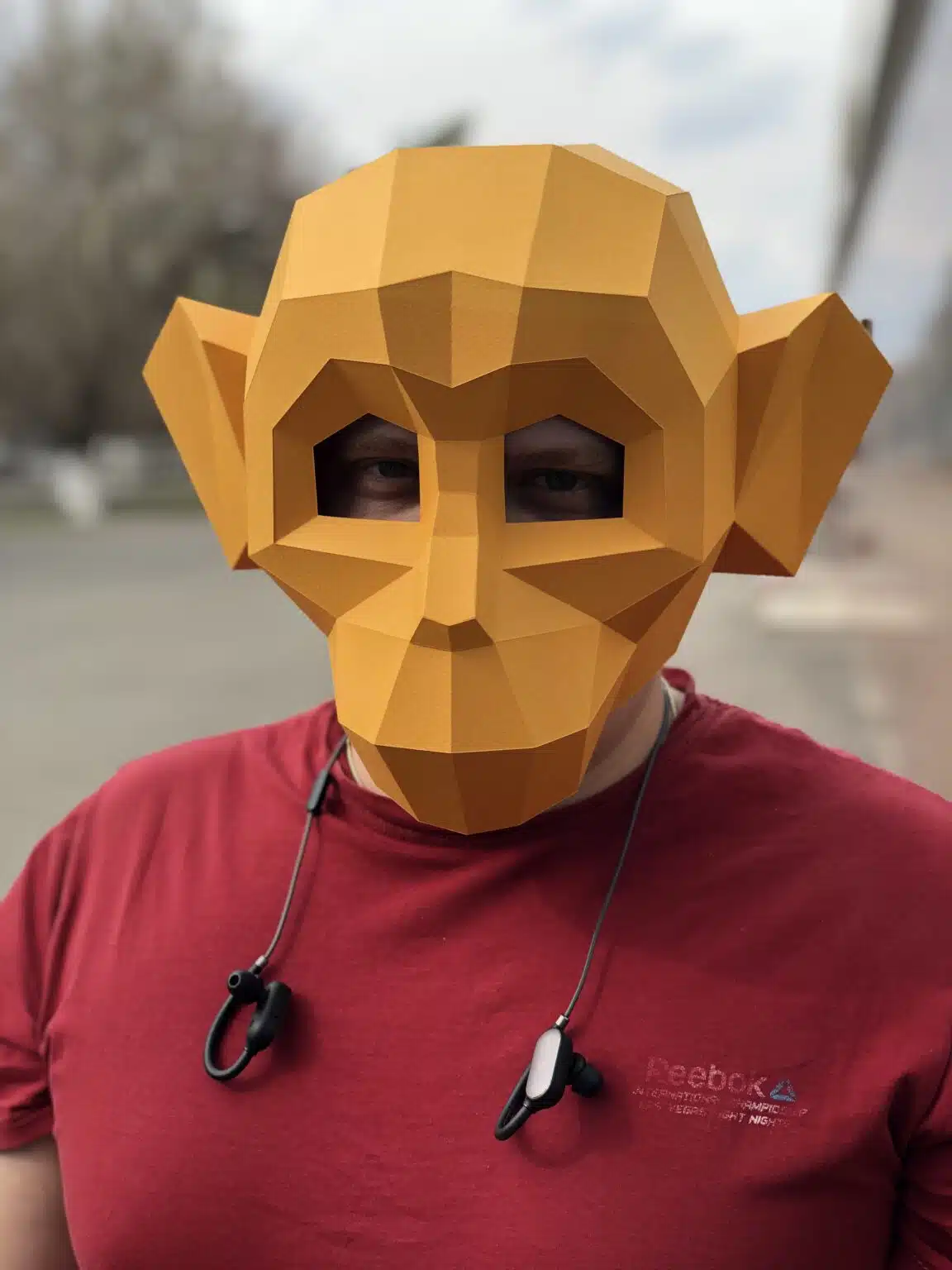 Papercraft de macaco máscara de Halloween em origami 3D