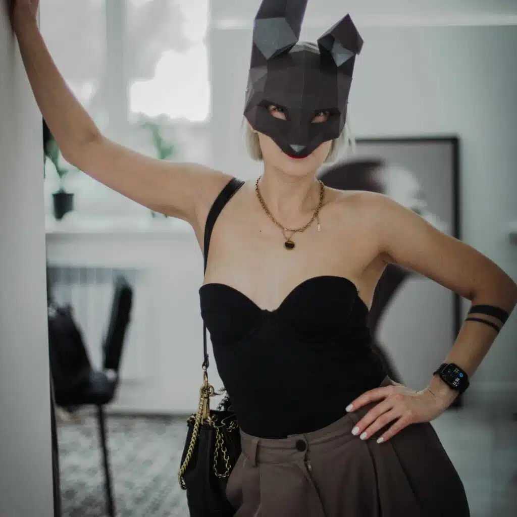 Papercraft rabbit mask en origami 3D