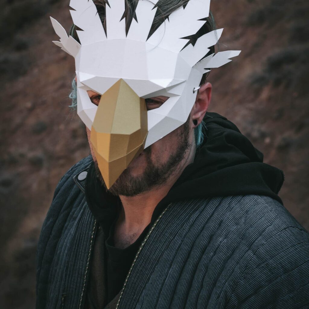 Papercraft eagle mask in 3D origami