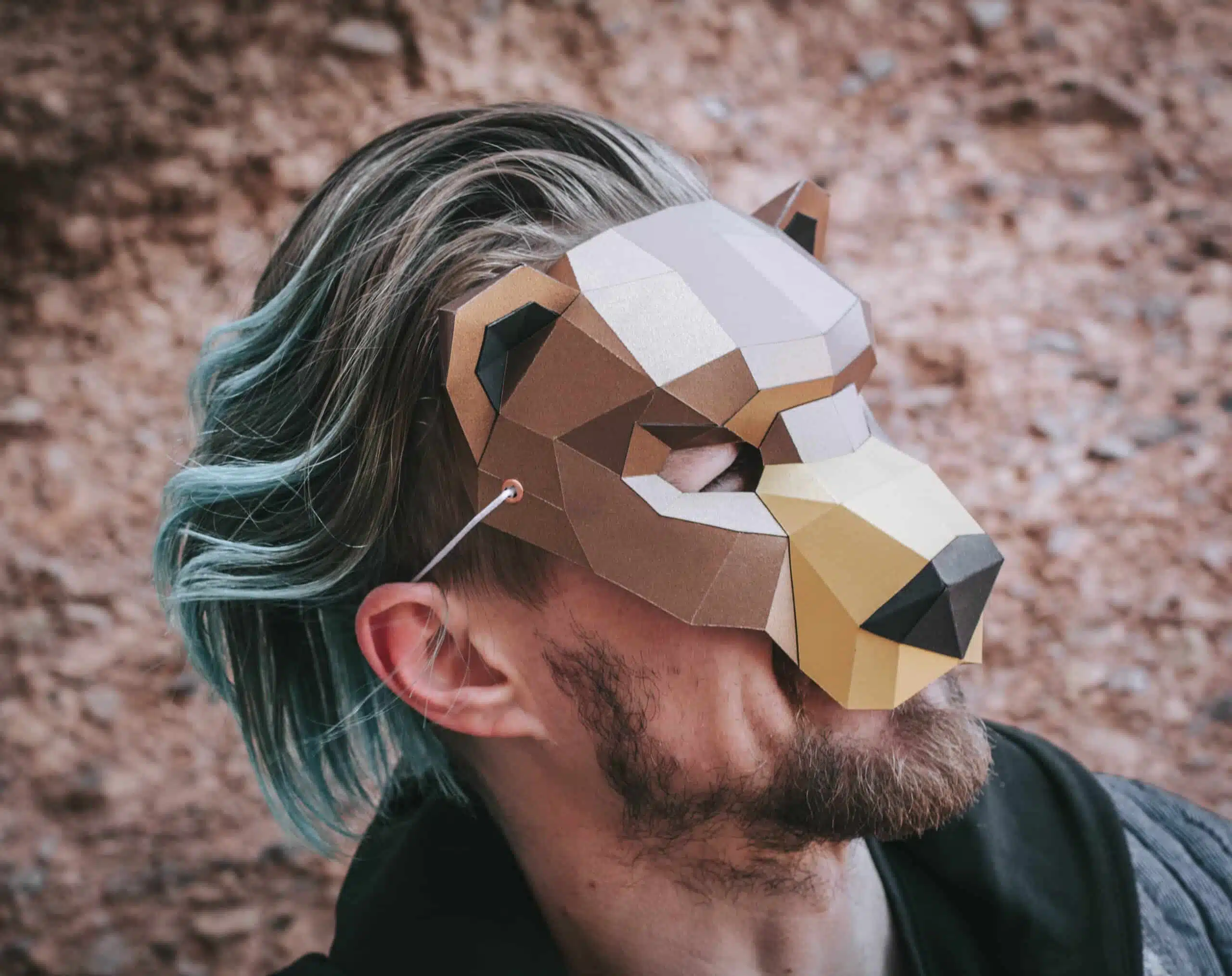 Máscara de oso en papercraft 3D, vista lateral