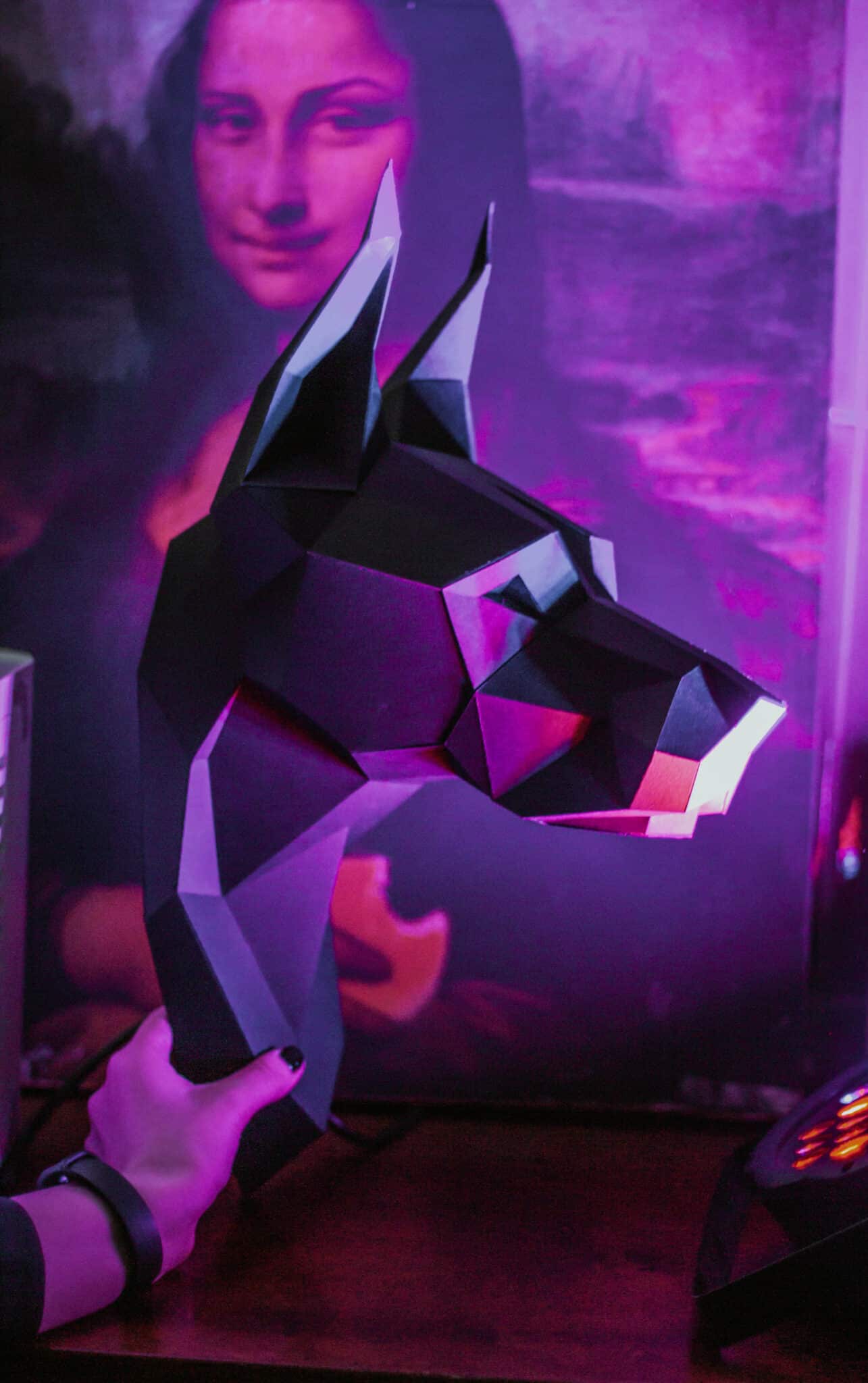 Papercraft of doberman head in origami 3D