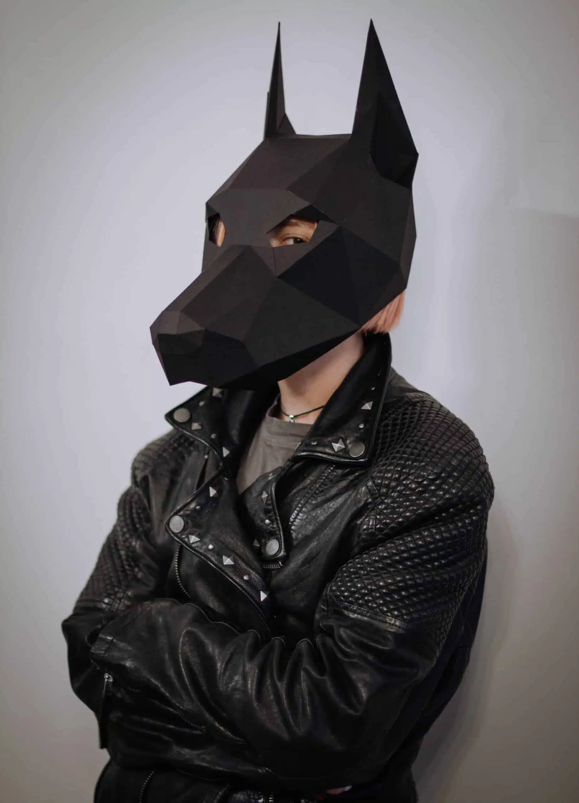 Dobermann-masker in 3D-papercraft, weergave 9