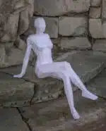 Zittende vrouw in 3D-papercraft, weergave 8