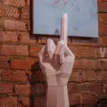 Papercraft de dedo do meio em origami 3D