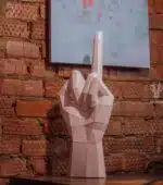 Papercraft 3D dedo do meio branco
