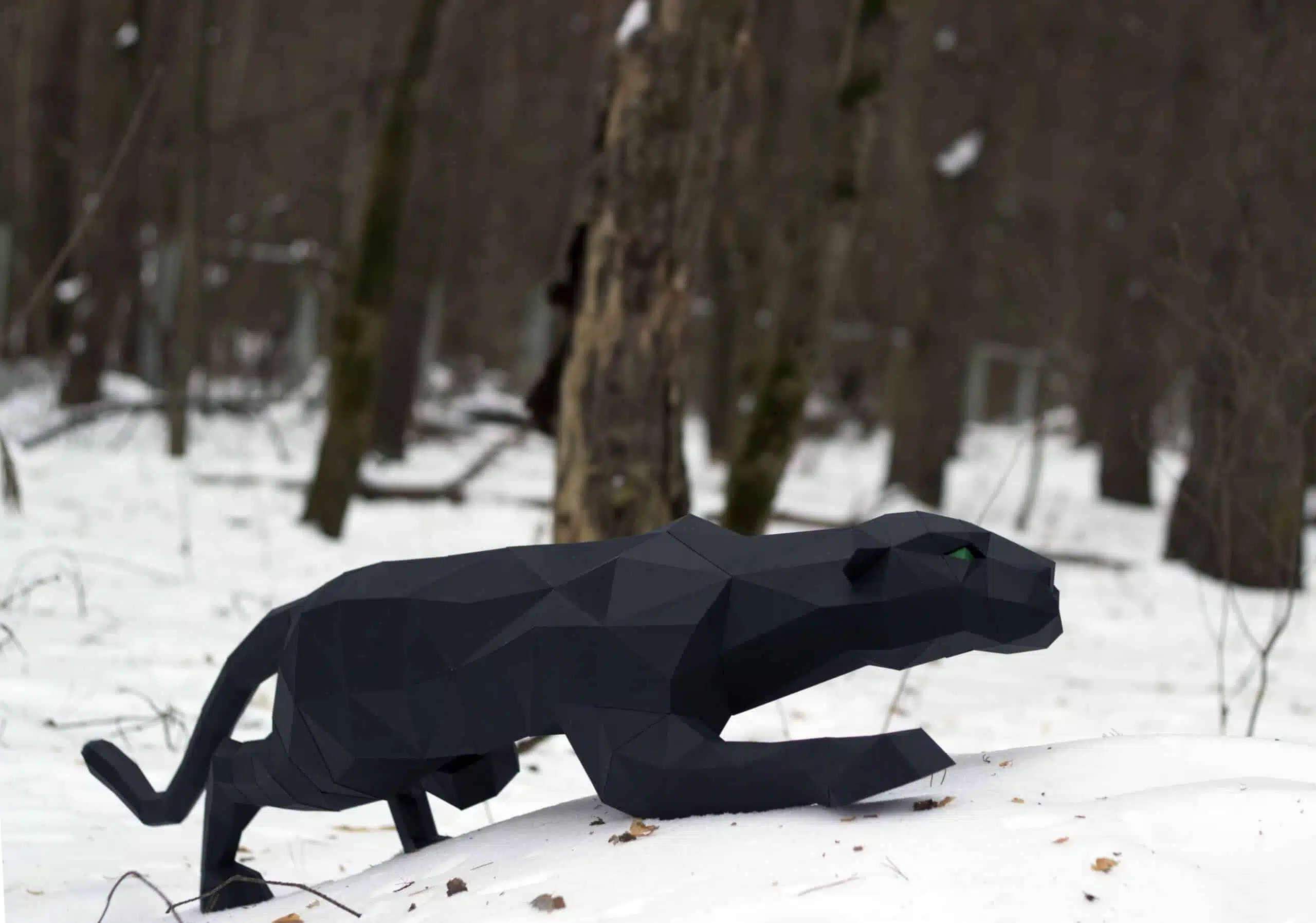 Panter in papercraft 3D met groene ogen, weergave 7