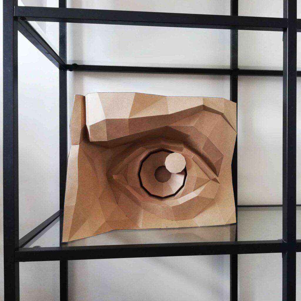Papercraft of left and right eyes in 3D origami