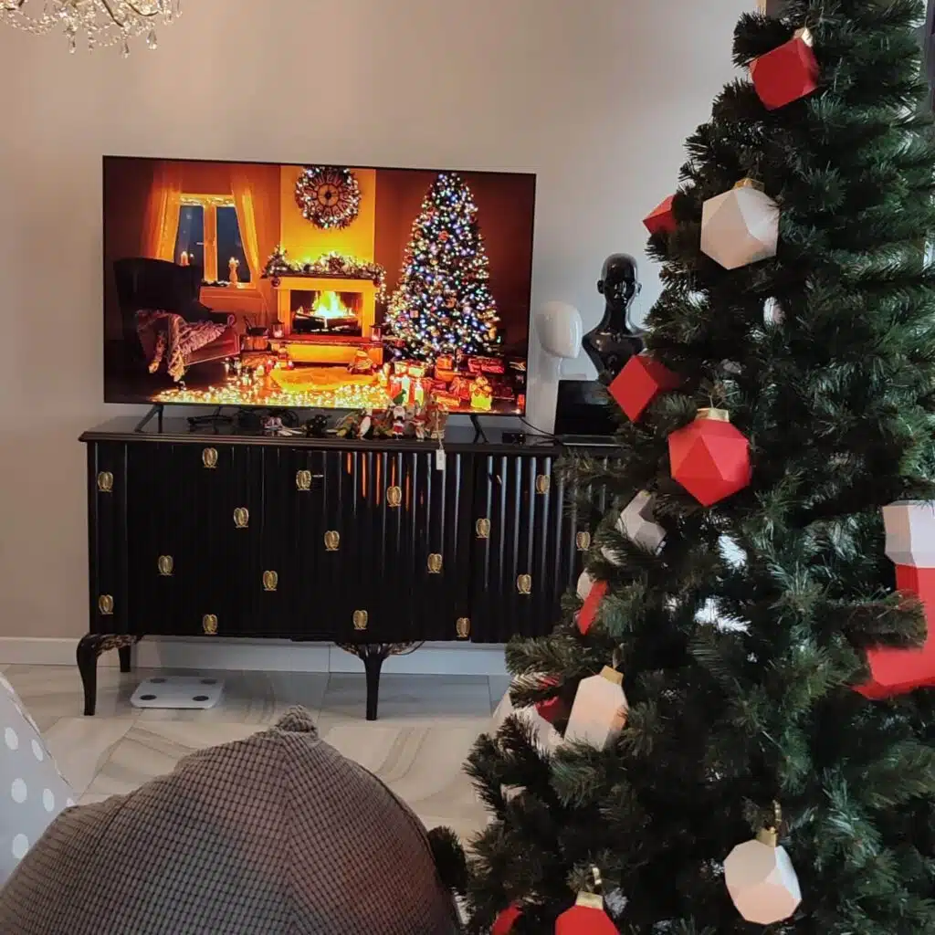 Papercraft Christmas tree in 3D origami