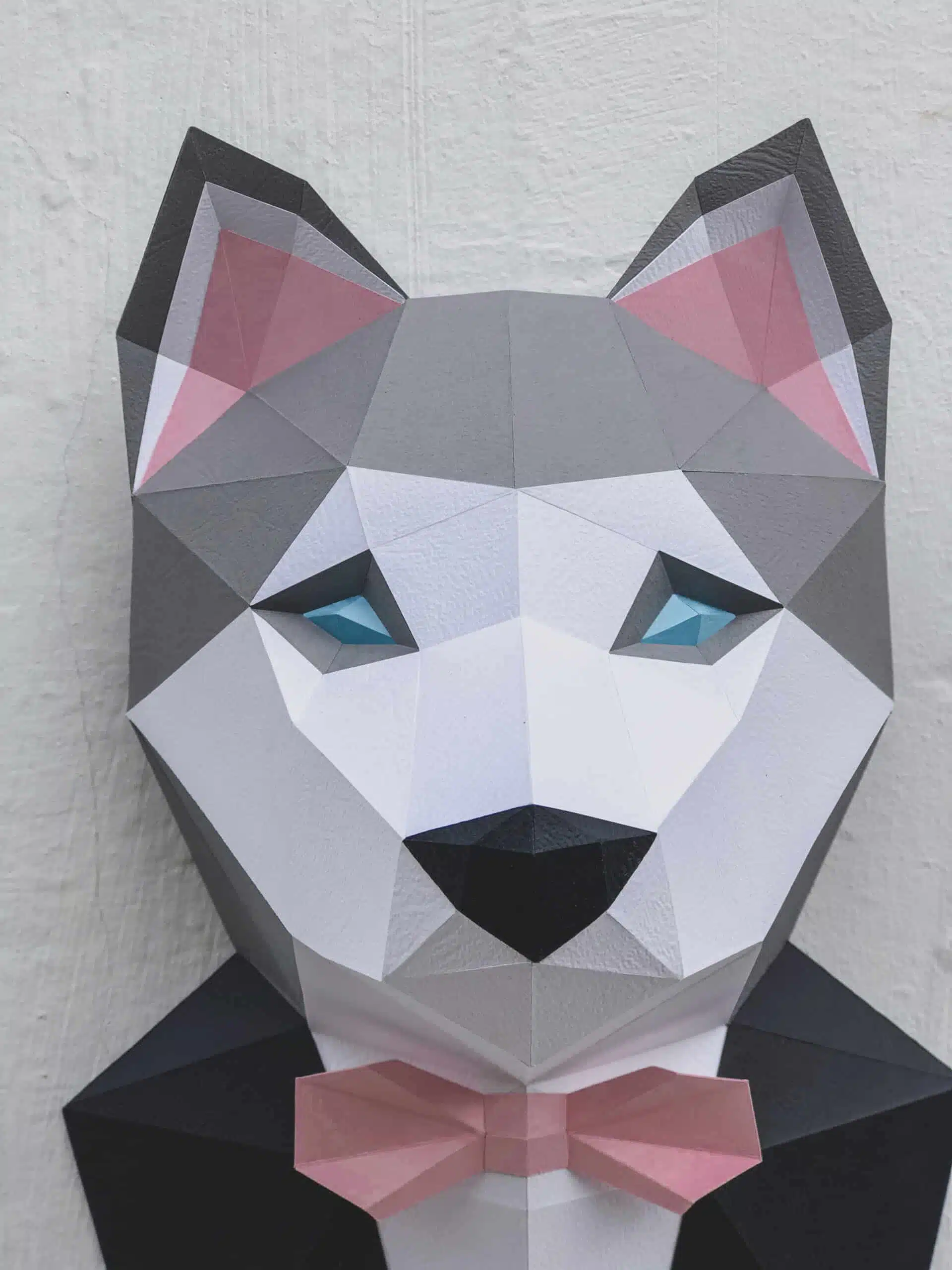 Escultura de cachorro husky em papercraft 3D, detalhe