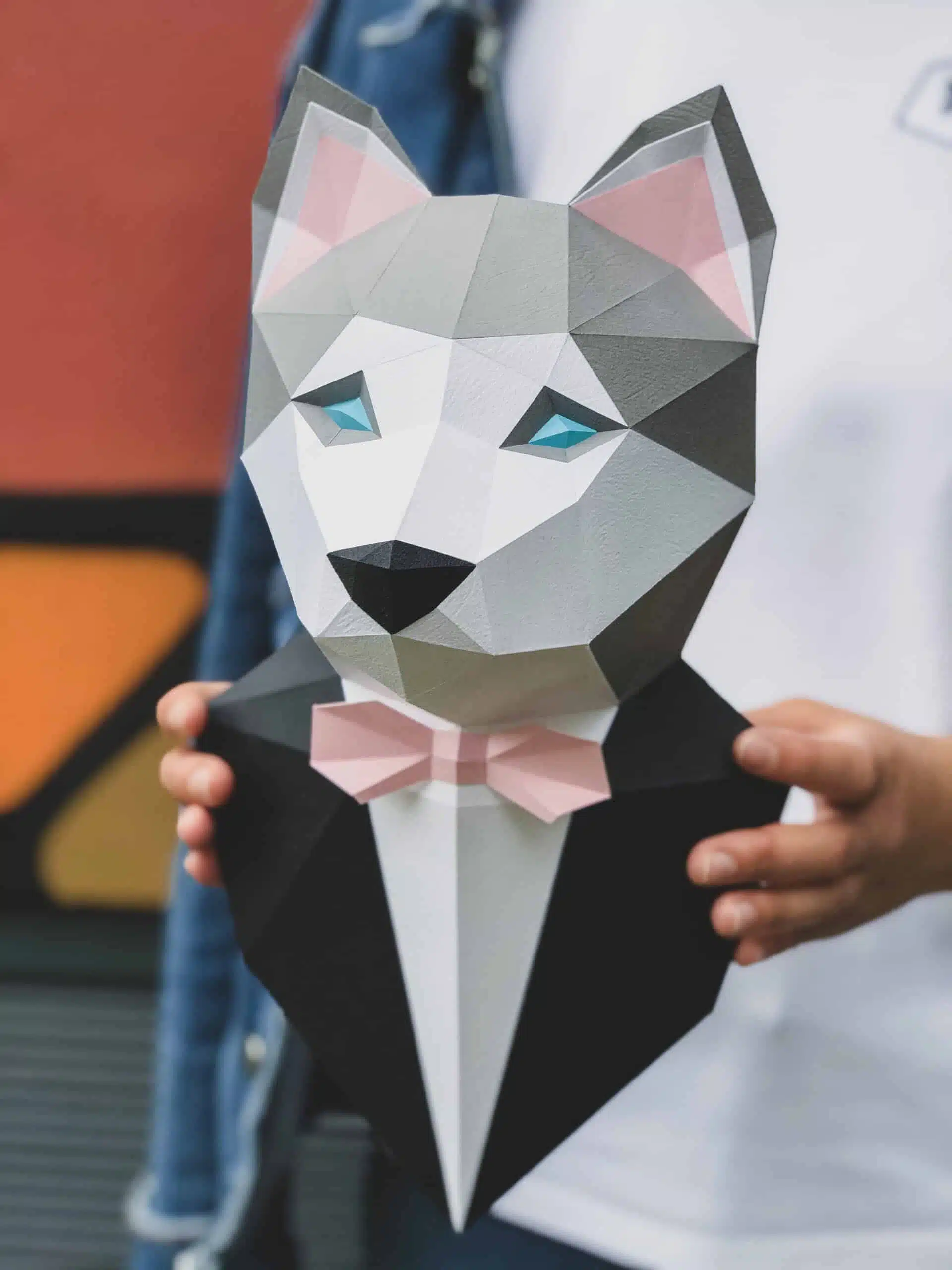 Escultura de cachorro husky em papercraft 3D, vista lateral