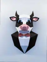 Papercraft von einem Stier im Anzug in Origami 3D