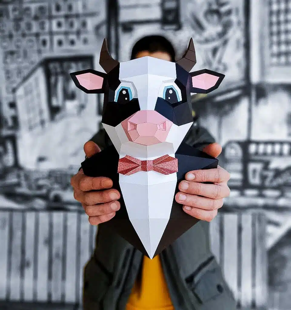 Toro in abito papercraft 3D