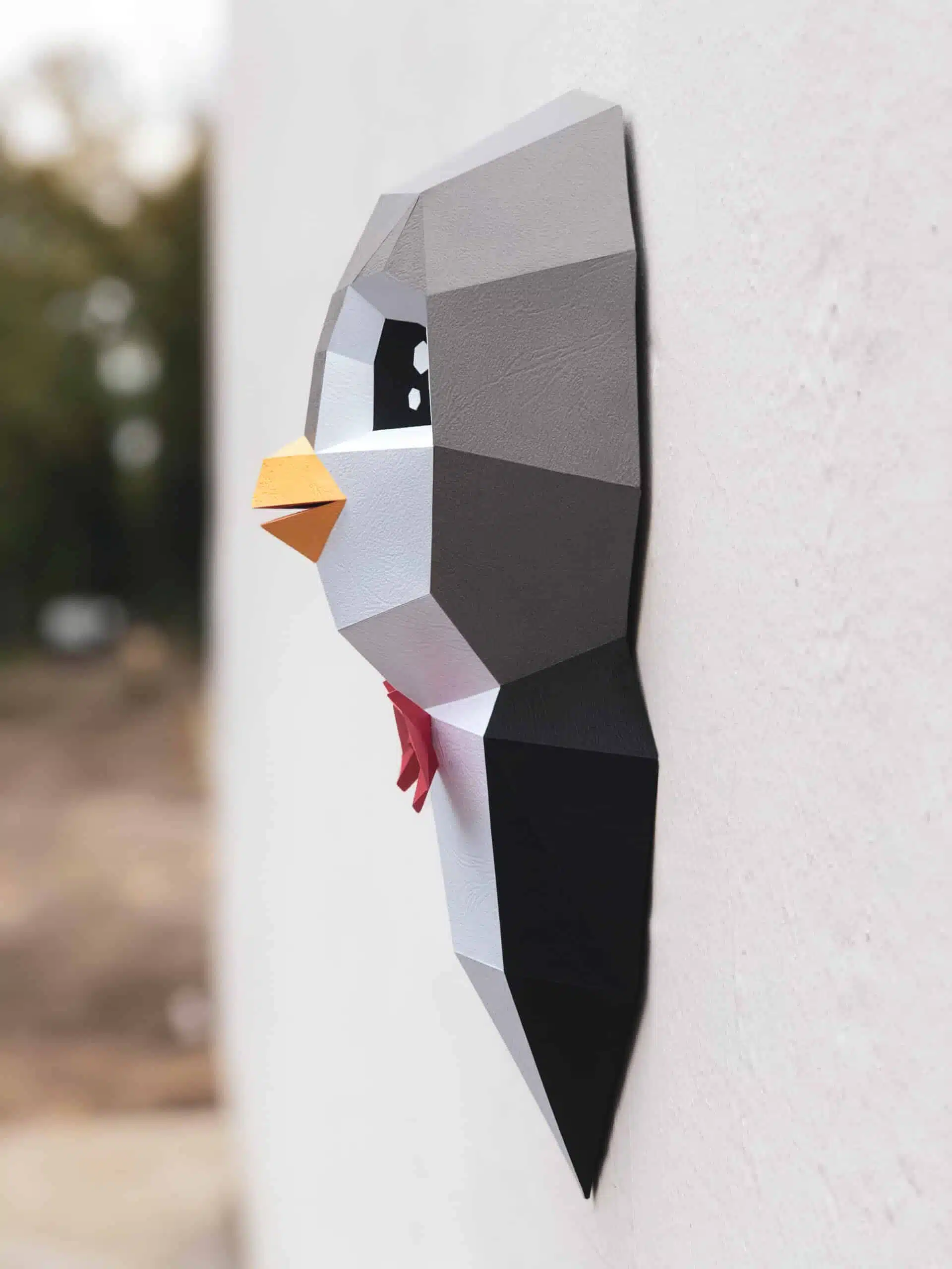 Pinguino in papercraft 3D, vista laterale