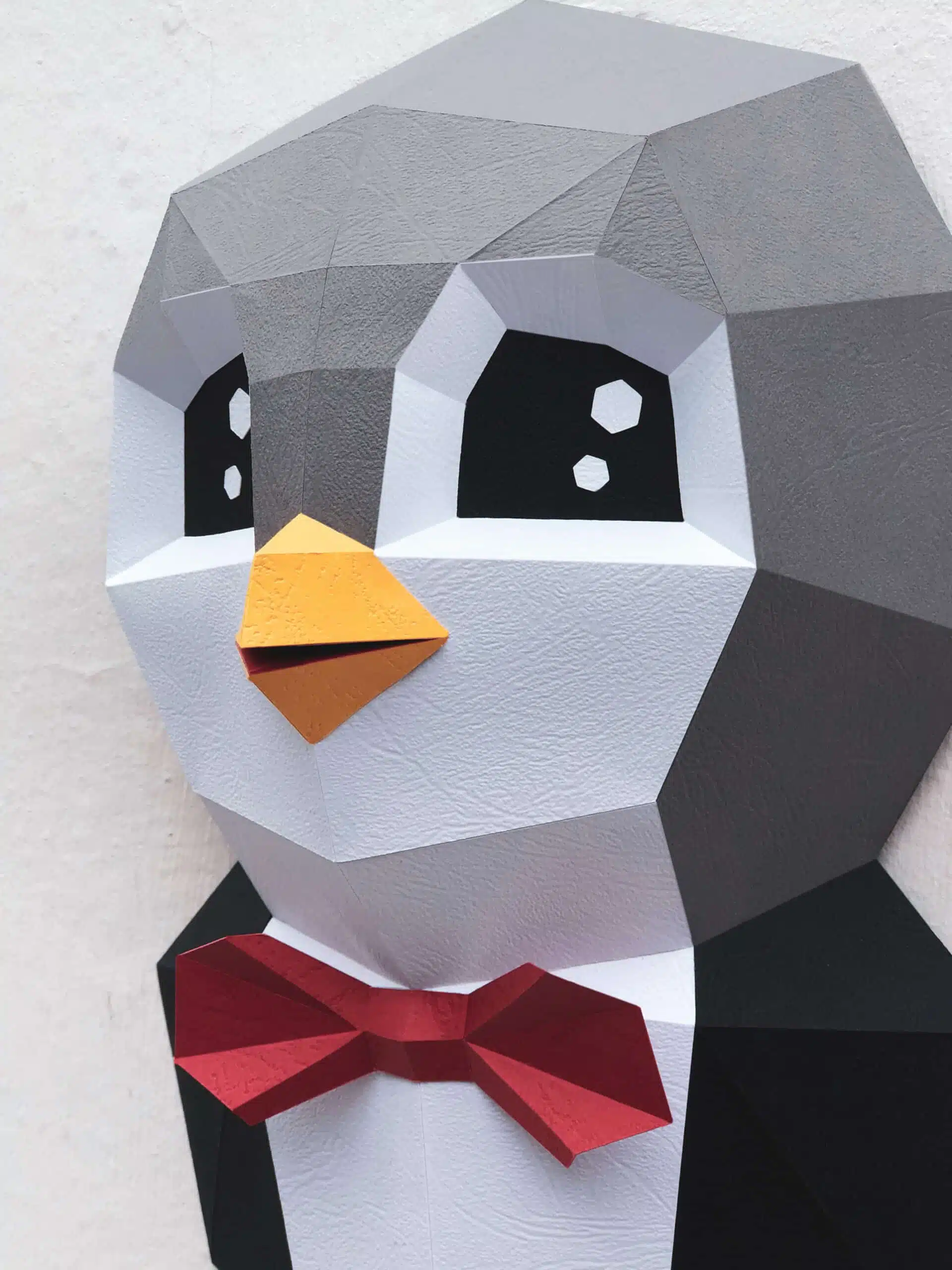 Pinguino in papercraft 3D, vista posteriore