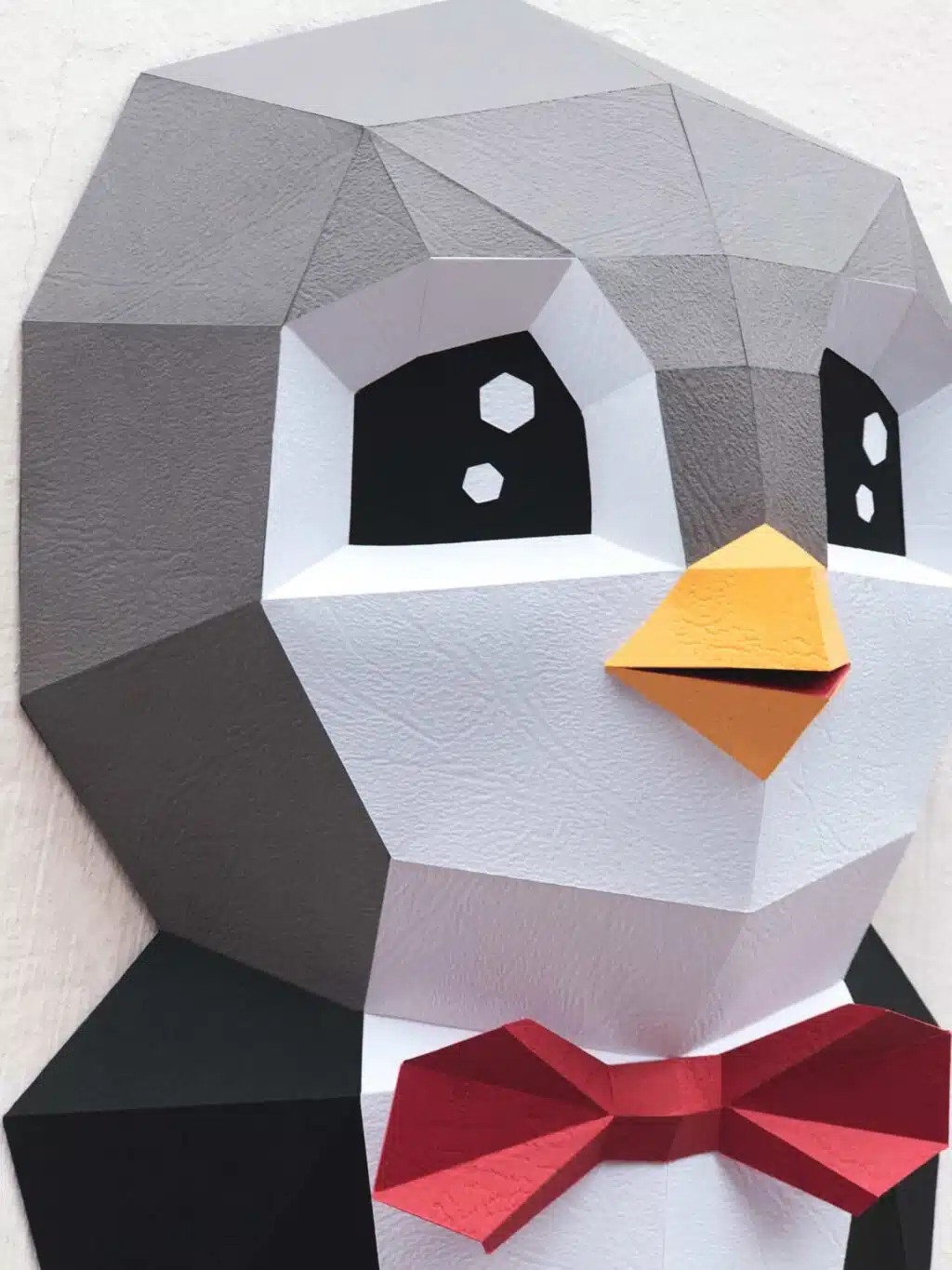 Pinguino con farfallino in papercraft 3D