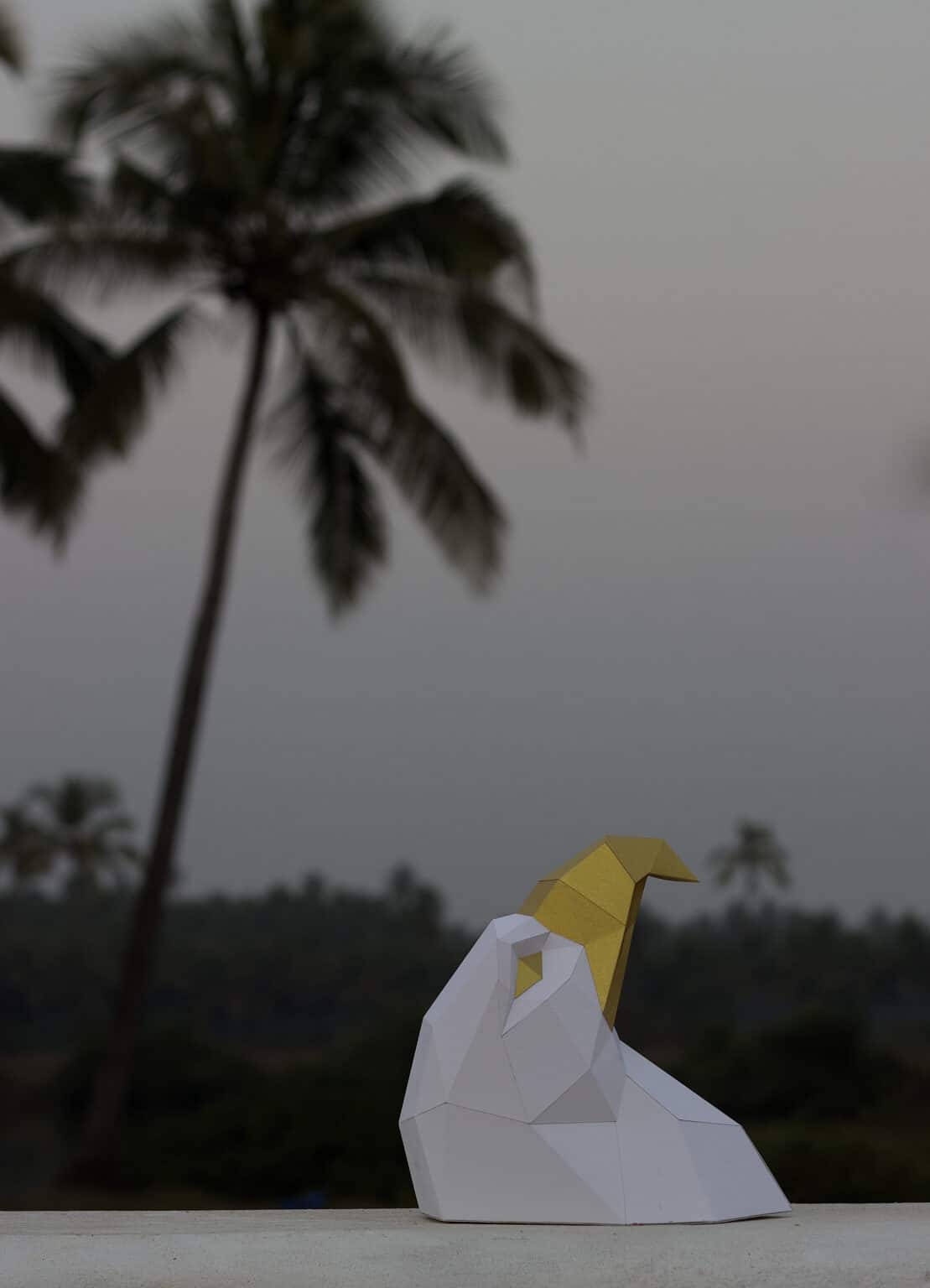 Papercraft eagle head in 3D origami