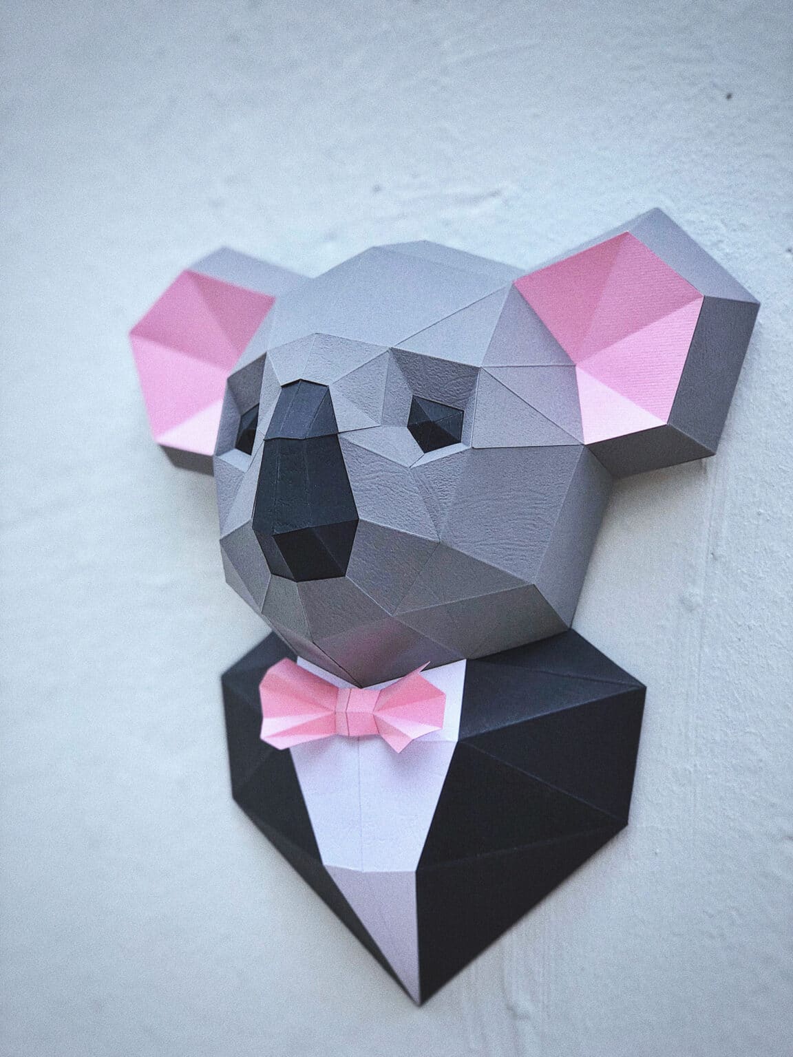 Papercraft of dapper koala in origami 3D