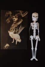 Papercraft Halloween skeleton in 3D origami