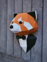 Papercraft di panda rosso in costume in origami 3D