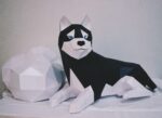Liegender Husky aus 3D-Papercraft
