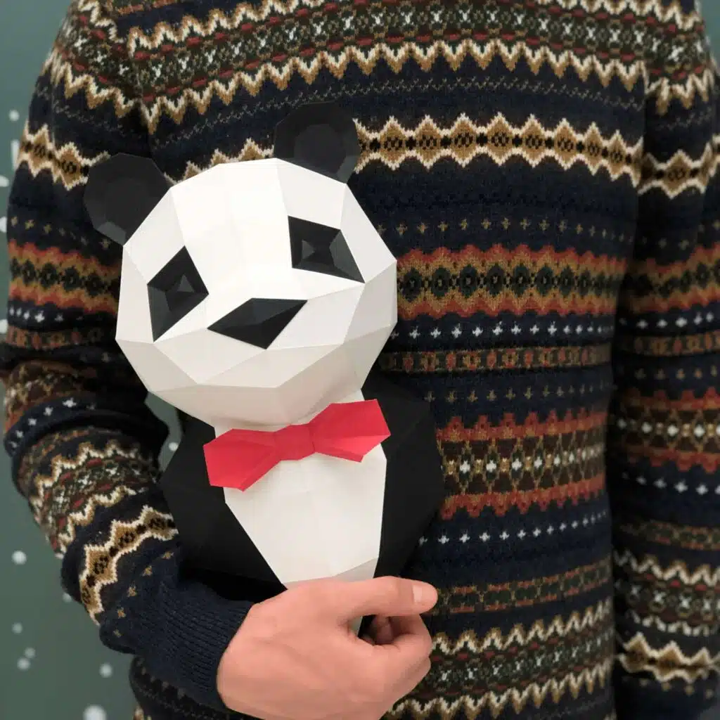 Papercraft panda en costume en origami 3D