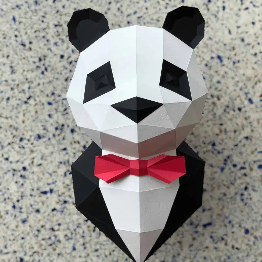 Papercraft panda en costume en origami 3D