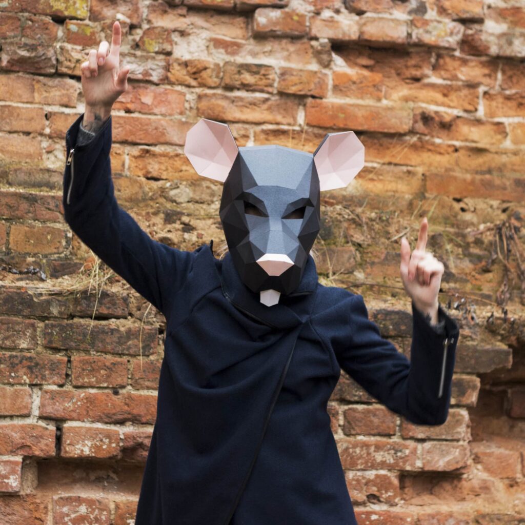 Papercraft rat en masque origami