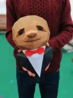 Preguiça de terno em papercraft 3D