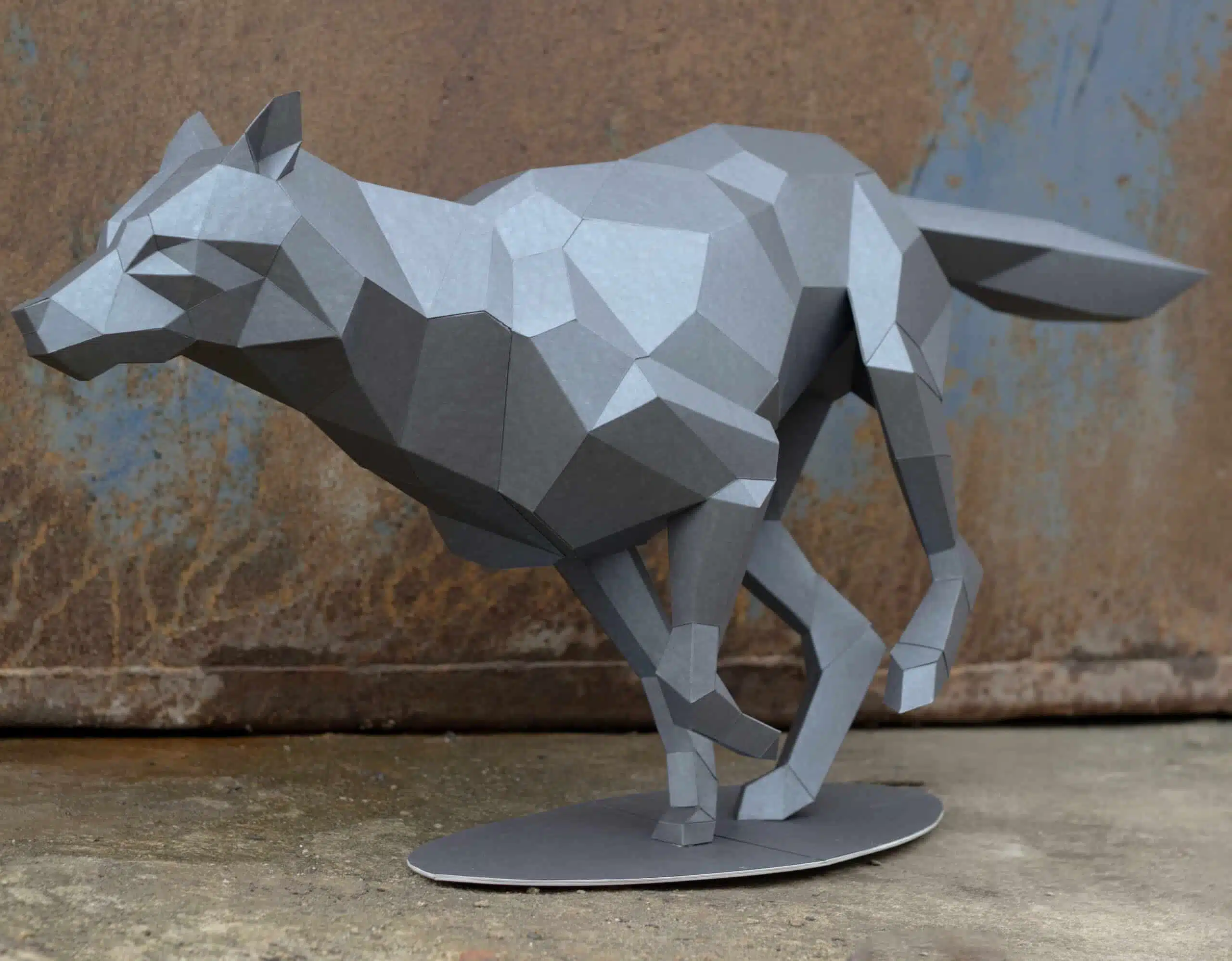 Lobo em papercraft 3D para montar – montado