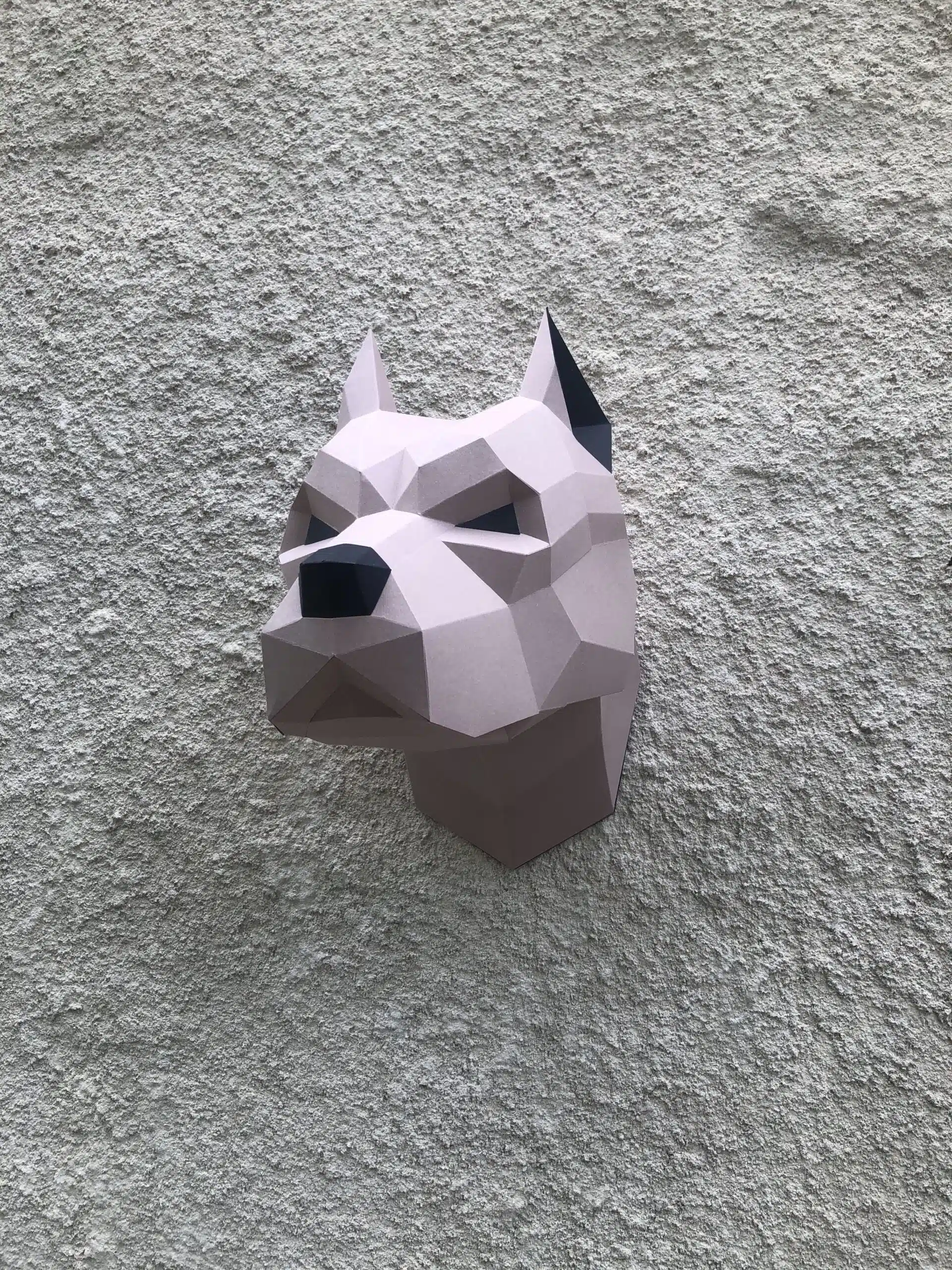 Kop van pitbull in papercraft 3D, weergave 3