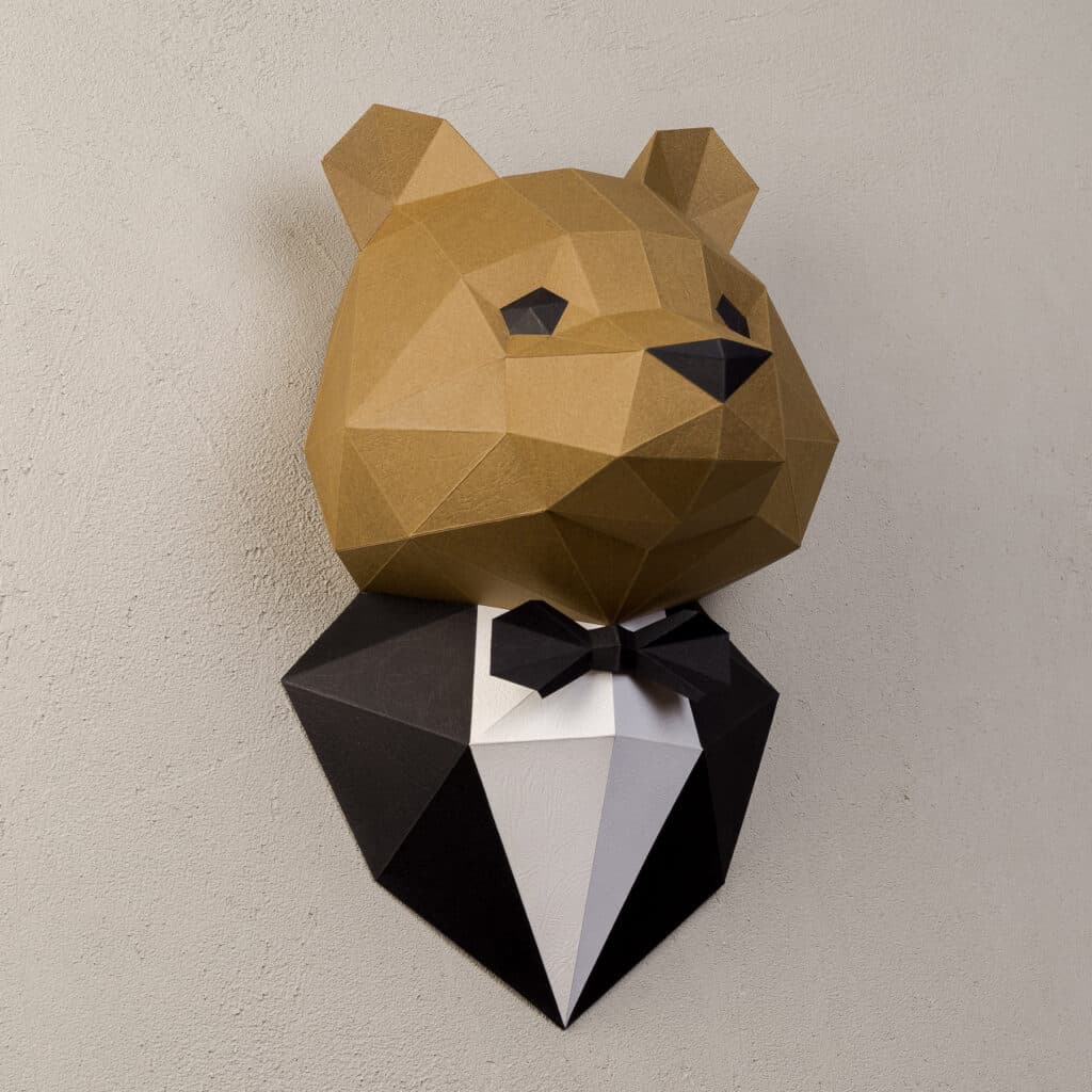 Papercraft de l'ours en costume en origami 3D