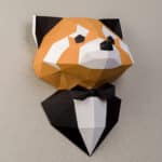 Papercraft di panda rosso in costume in origami 3D