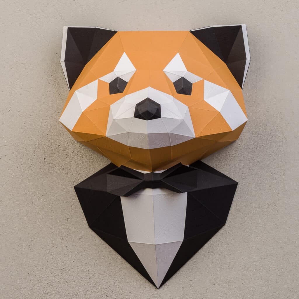 Papercraft de panda roux en costume en origami 3D
