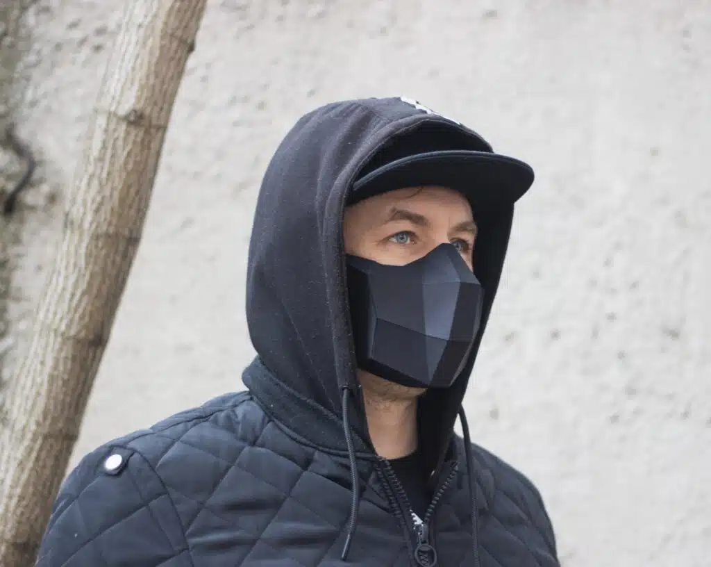 Papercraft de masque polygonal Halloween en origami 3D